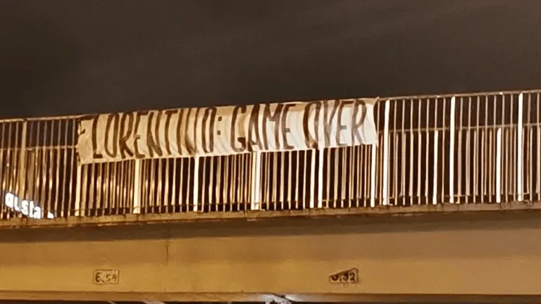 预测互动-科贝：马德里出现反弗洛伦蒂诺横幅，矛头直指皇马近年决策