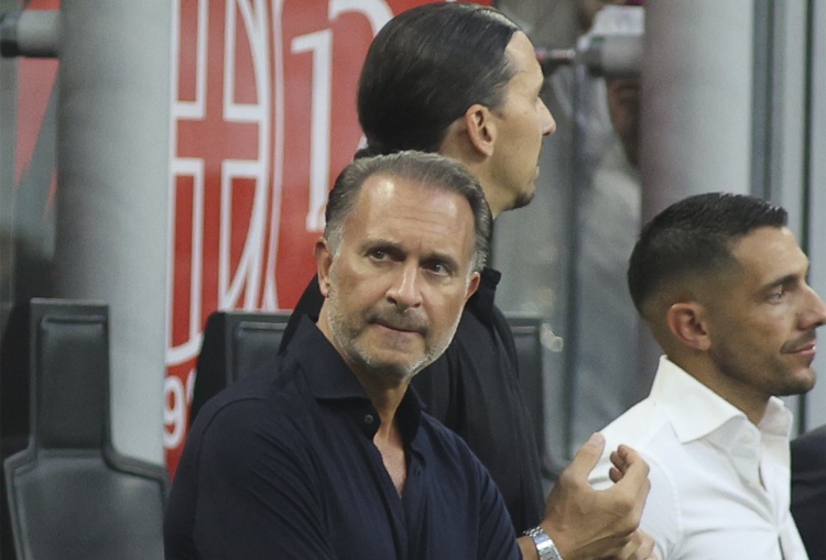 体育平台-米体：米兰老板卡迪纳莱与管理层和囧叔会面，他上次回米兰是前年